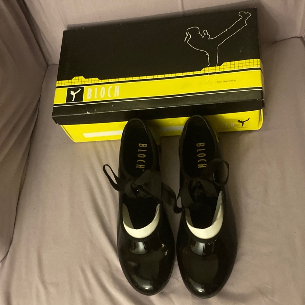 Bloch Black Tap Shoes with Ribbon Accent